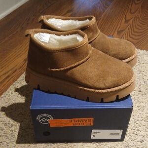 White Mountain Brown Ankle Boots